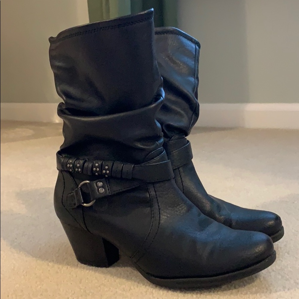 Black BareTraps boots